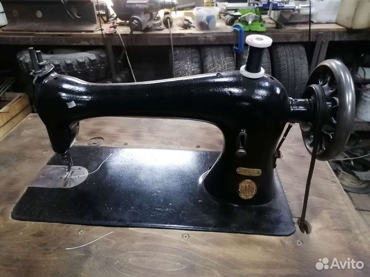 Швейная машина Singer