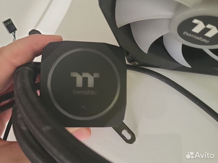 Thermaltake жидкостная система охлаждения TH240