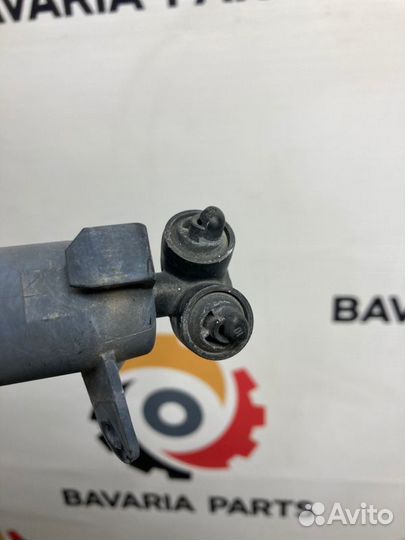 Форсунка омывателя фар правая Mercedes E W211 3.5