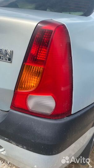 Фонарь правый Renault Logan