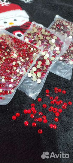 Стразы Siam light