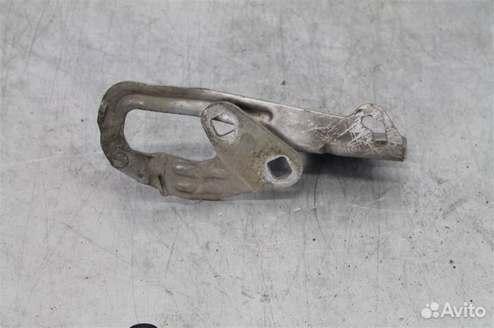 Петля капота левая Peugeot-Citroen Xsara Picasso