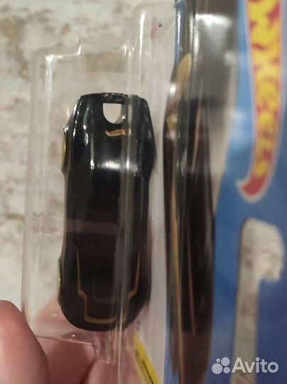 Hot wheels брелок