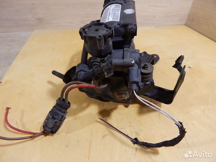 Компрессор пневмоподвески Mercedes E-Class W211