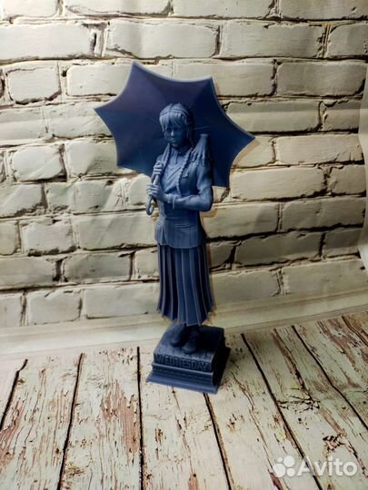 Фигурка Уэнсдей