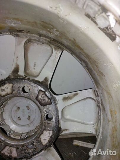 Комплект шин на дисках для LC-200