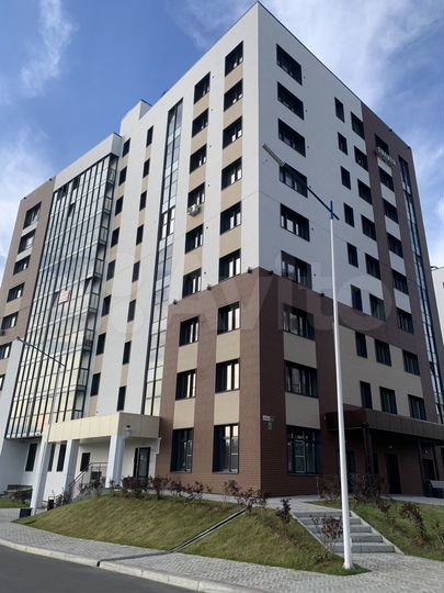 2-к. квартира, 81 м², 2/9 эт.