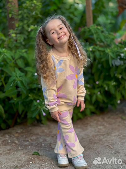 Костюм Zara на девочку 98,104,110,128