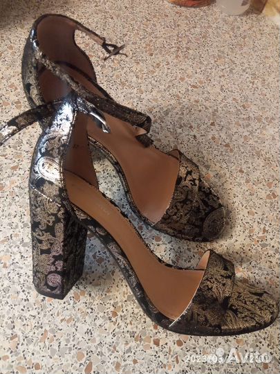 Босоножки женские 37 размер