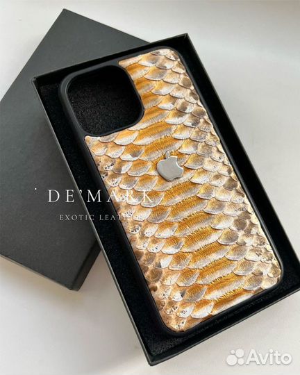 Чехол на телефон из кожи питона