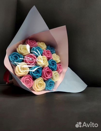 Букет - 19 Роз из Белого Шоколада