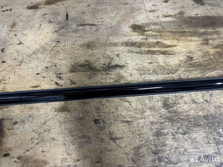 Молдинг передней левой двери BMW G30 G31