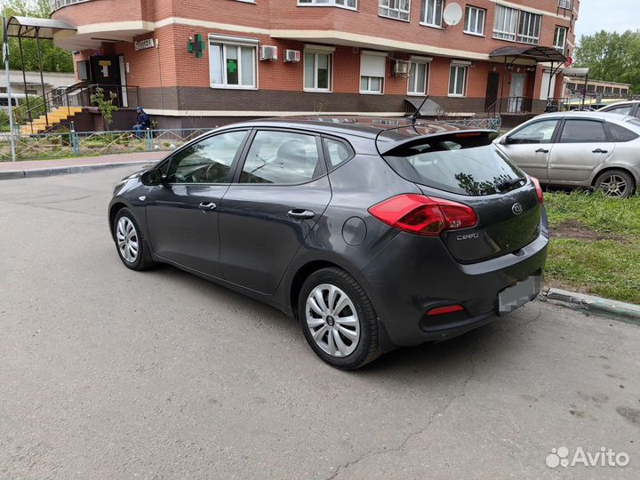 Kia Ceed 1.6 AT, 2014, битый, 110 000 км