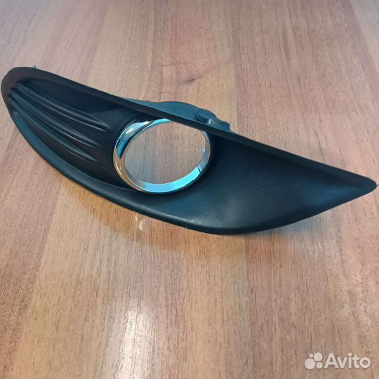 Оправа противотуманной фары Ford Focus 2 рест прав