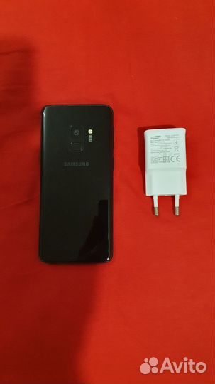 Samsung Galaxy S9, 4/64 ГБ