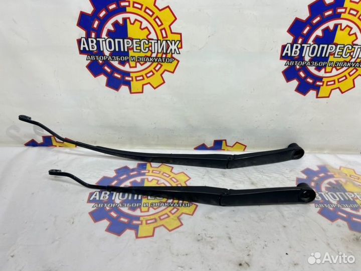 Поводки дворников передние Hyundai Solaris 2 1.4