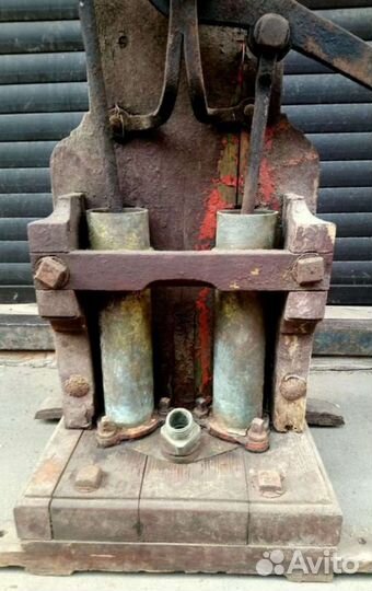 Старинная 19 век корабельная пожарная помпа