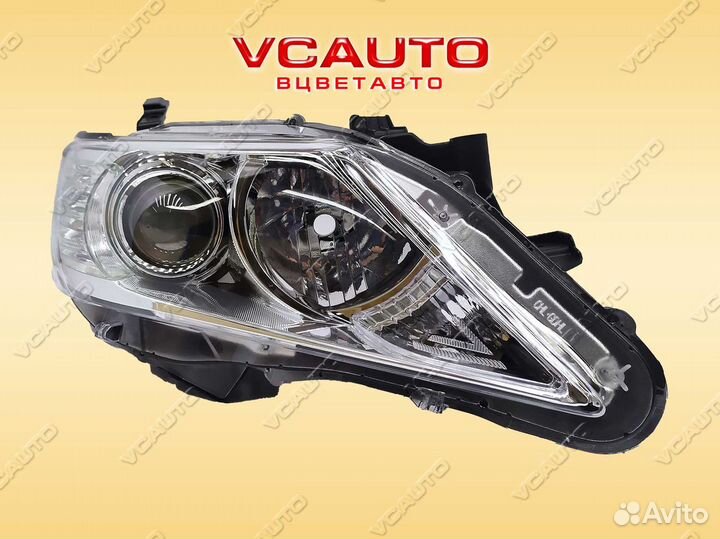 Toyota Camry V50 Фара правая ксенон