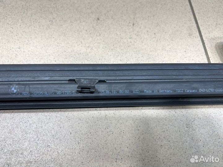 Уплотнитель стекла двери задний левый Bmw 6-Serie