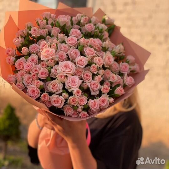 Букет кустовых роз доставка