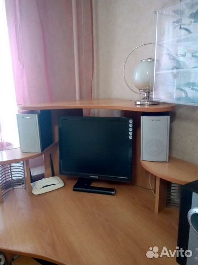 Компьютерный стол угловой