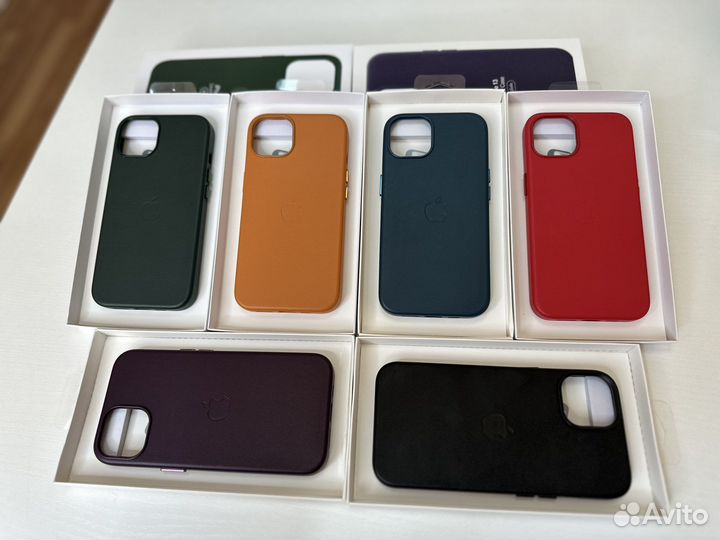 Чехлы на iPhone 13 MagSafe