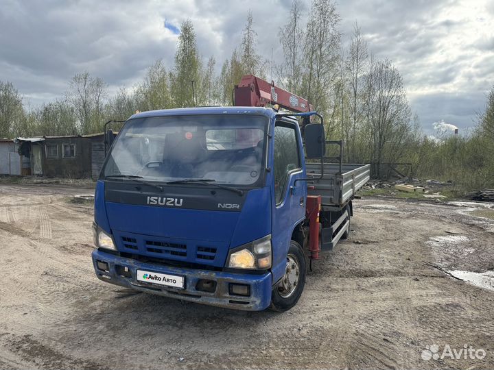 Isuzu NQR75 с КМУ, 2010