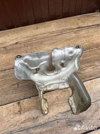 Тепловой экран выпускного коллектора Peugeot 206