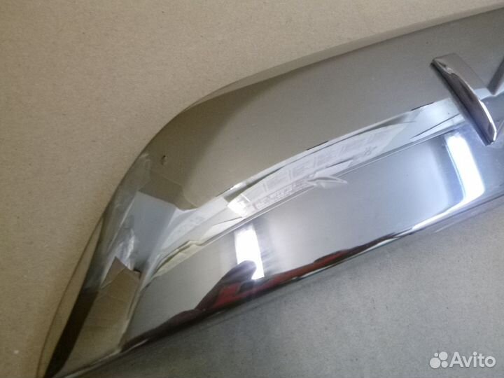 Хромированная накладка багажника Рено Каптур