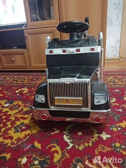 Детский электромобиль бу