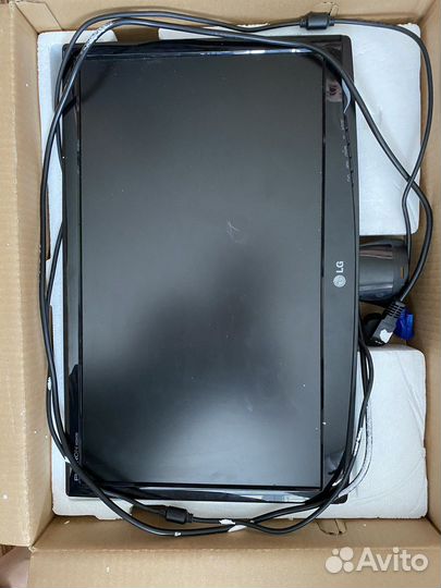 Монитор LG