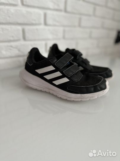 Кроссовки adidas