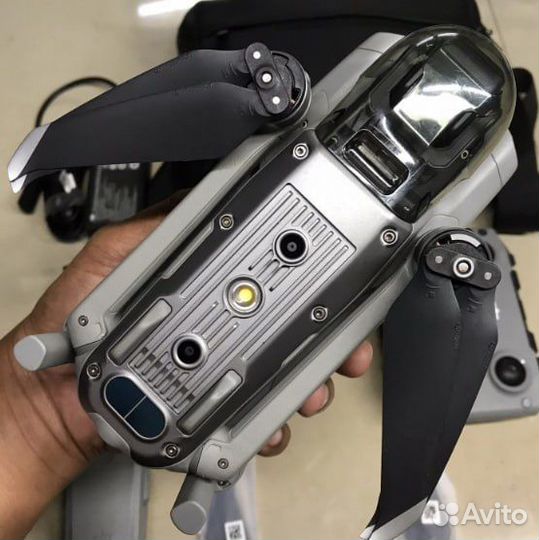 Квадрокоптер DJI Mavic Air2 Fly More Combo