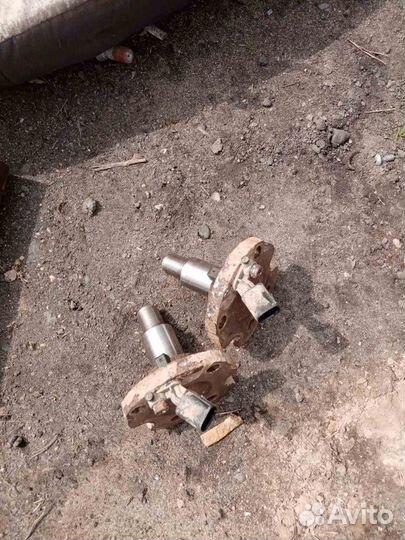 Задняя цапфа Skoda Rapid I