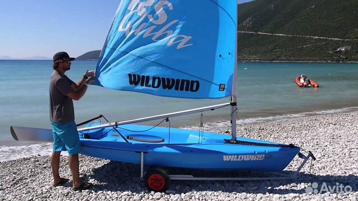 Лодка парусная