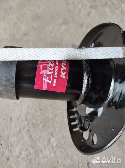 Передние стойки амортизатора каяба