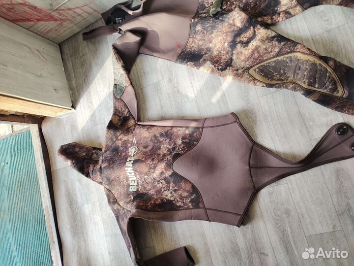 Гидрокостюм