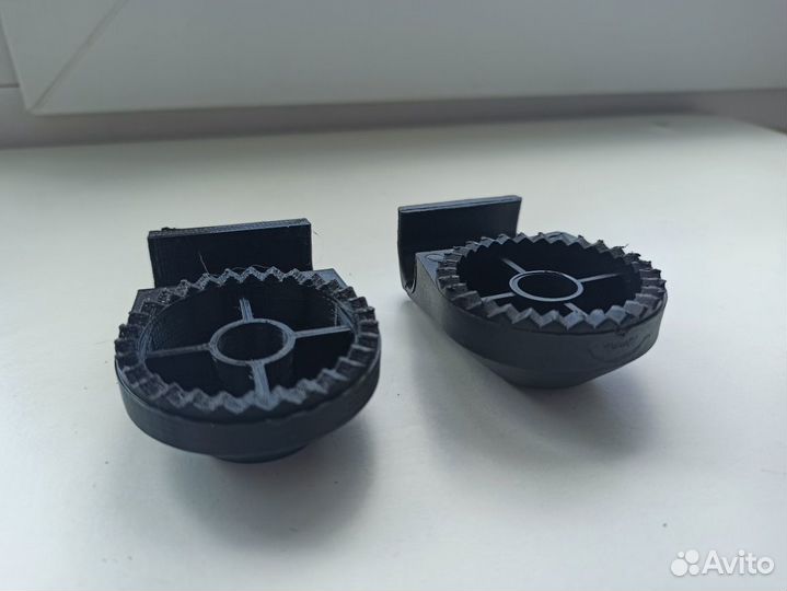 Крепление дуги тента качелей