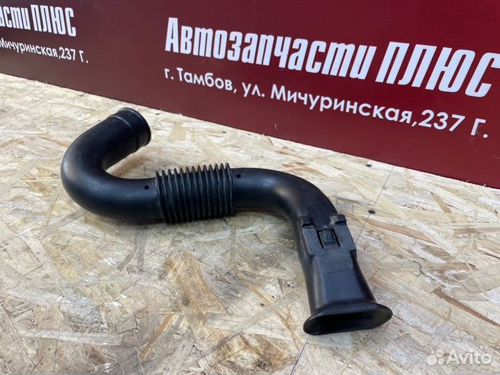 Патрубок воздушного фильтра Renault Logan