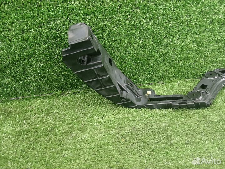 Кронштейн крепления бампера задний правый Volkswag