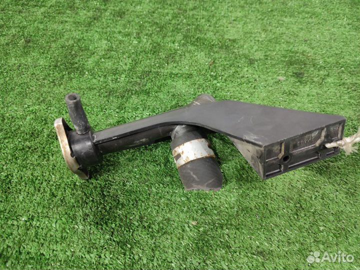 Горловина радиатора Mazda Demio DY5W zyve 2005