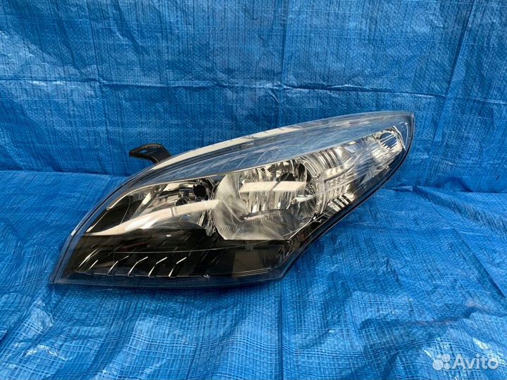 Фара передняя левая Renault Megane 3