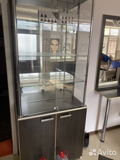 Стеклянная витрина