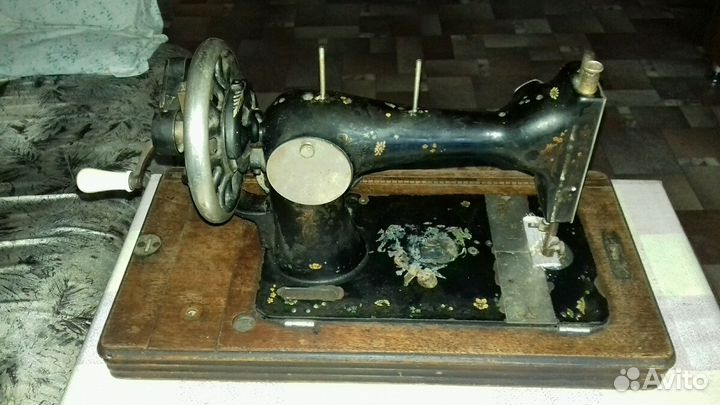 Швейная машина ручная старинная