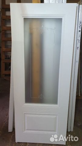 Дверь межкомнатная со стеклом белая