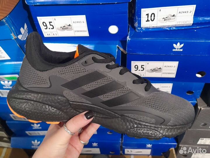 Кроссовки adidas solarboost