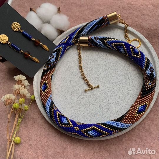 Комплект украшений из бисера
