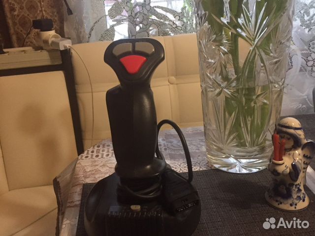 Игровой джойстик Genius