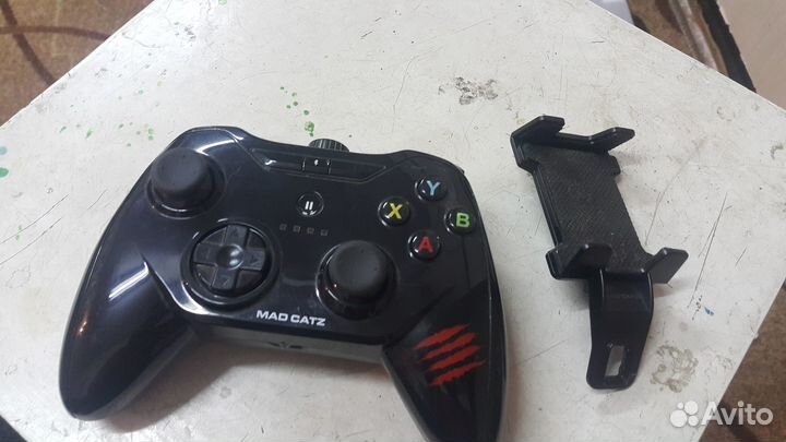 Mad Catz ctrl i (геймпад для айфонов)