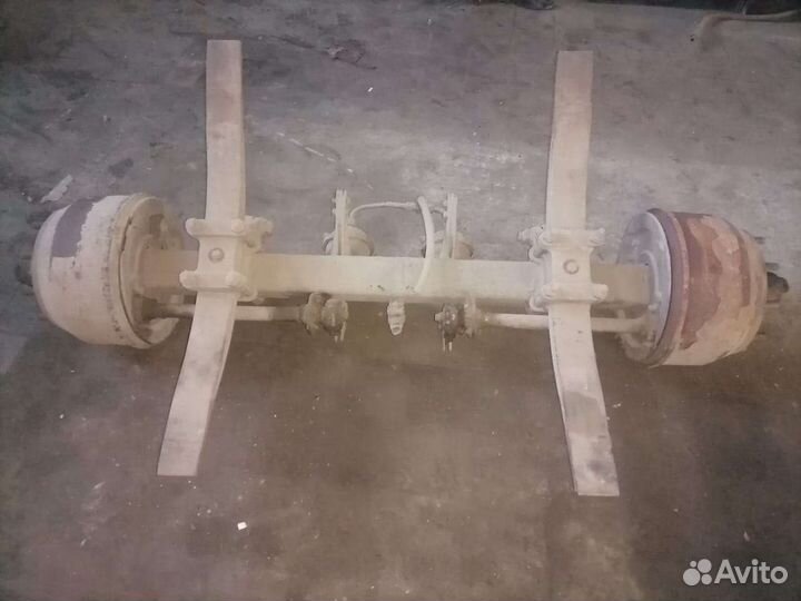 Ось для прицепа с тормозами